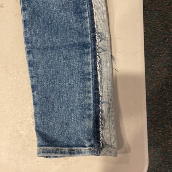 NWOT 7FAM TWO-TONED SKINNIES WITH SIDE FRAYING!! - Picture 6 of 10